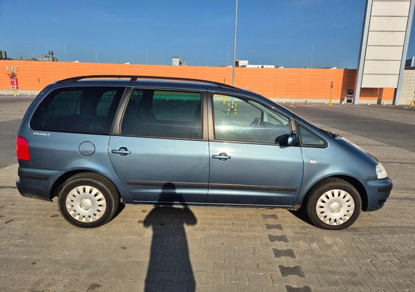 Volkswagen Sharan cena 8900 przebieg: 272800, rok produkcji 2003 z Gdańsk małe 232